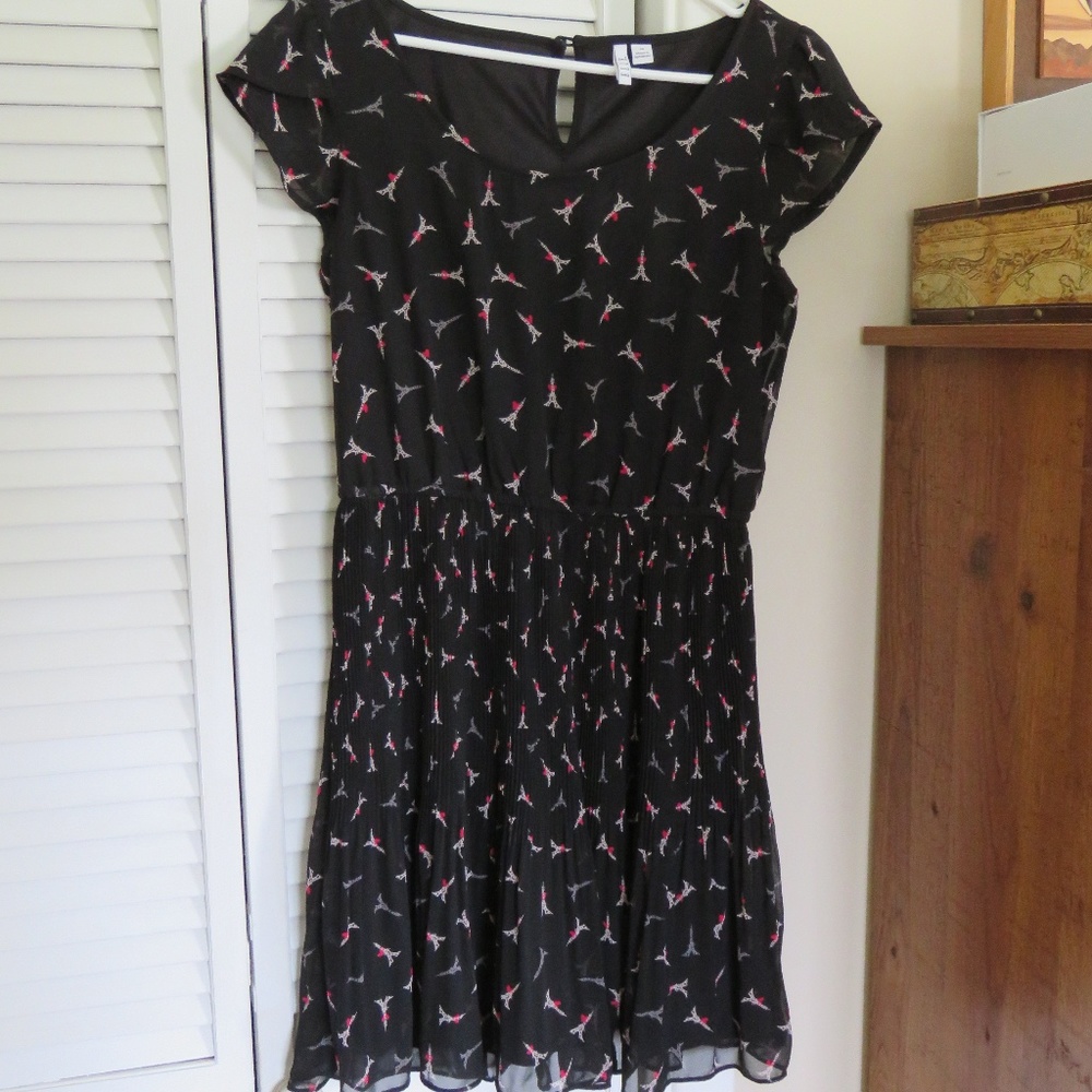 Elle Black Dress Eiffel Tower